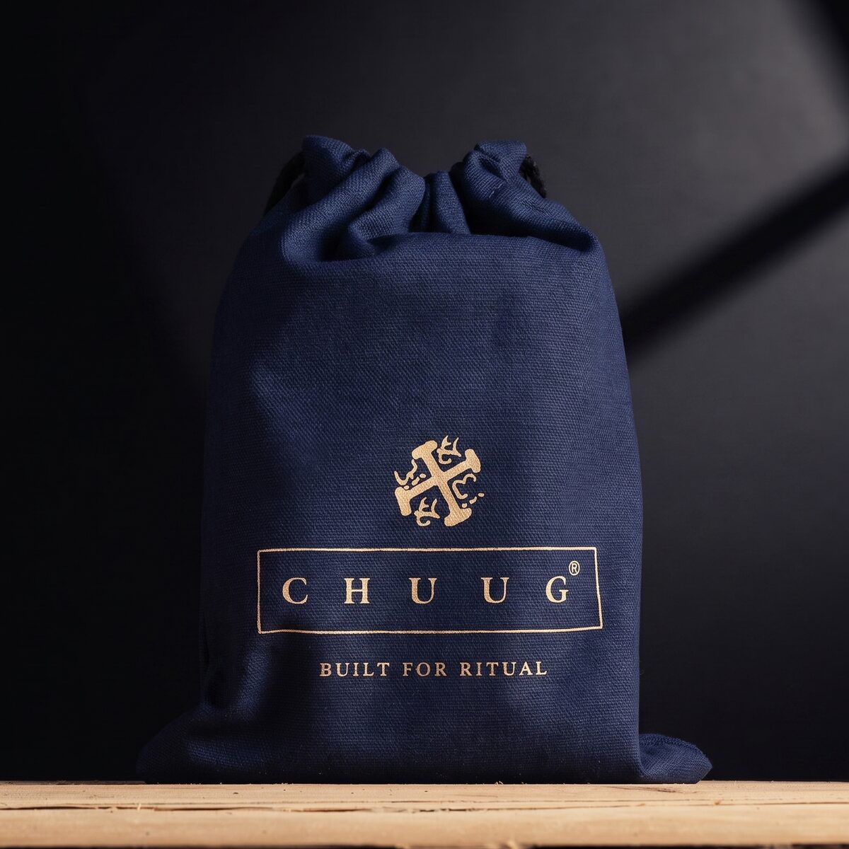 CHUUG No 05 · BUILT TO BE HELD